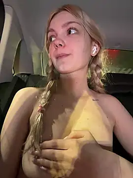 Elsawhere - keep boobs OUT for 20 sec 🤯🍒