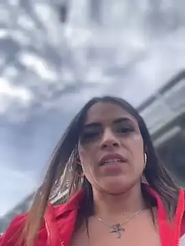 _Melany_Martinez - Show my friend's tits