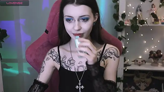 Gothickotik - topless teasing