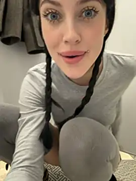 Melissa_crazy - full naked on mid of back seat!!💦