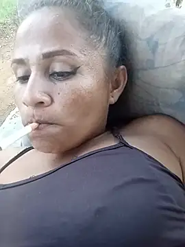 MoanaCaspier - muestro la vagina abierta y me meto 2 de