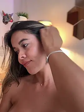 Emilia_Bakerr - Oil on tits
