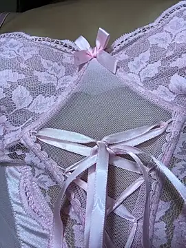 Linaroby - deep fingering close up