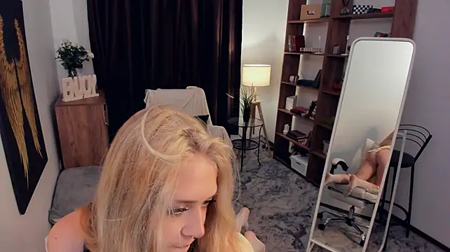 AleneHayek - Tease you with my bra moore