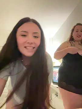 Angela80 - Complètement nue