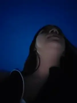 Layla-daring - They suck my tits on the bus
