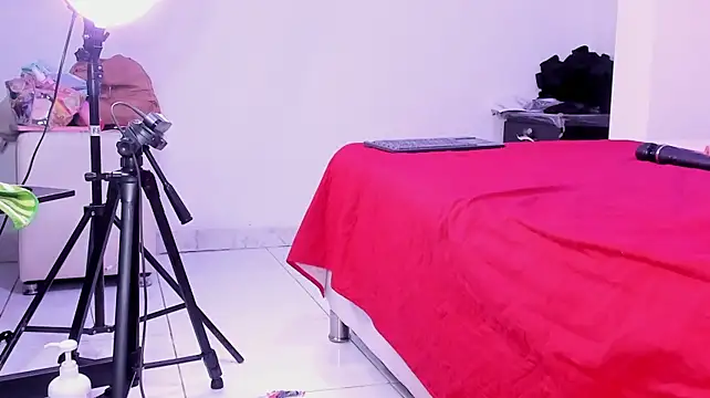 Bellamonroe_ - fingering pussy pov and domi in clit