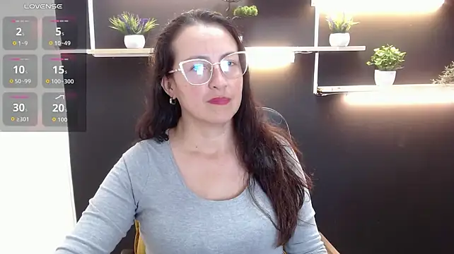 Lauryn_Jones - FLASH MY TITS