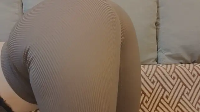 EvelynRare - Shake my boobs close up
