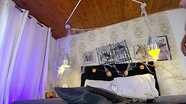 Miah_hilton2 - I’ll dance for you, naked and sexy.😏💃