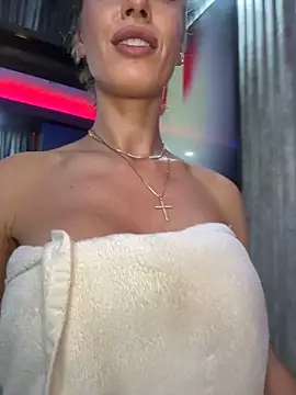 _JessyRey_ - Big dildo between big boobs 😈