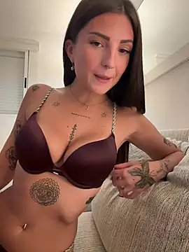 Leaascorpioo - J’enlève mon haut 👚