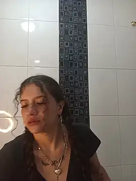 Sharlotshh - A very sexy shower show my ass
