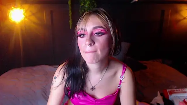 Melodyygirl_ - Suck dildo