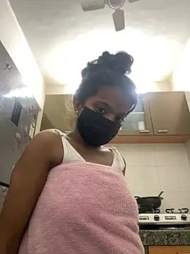 Mini-cutie - Kitchen in nude dance