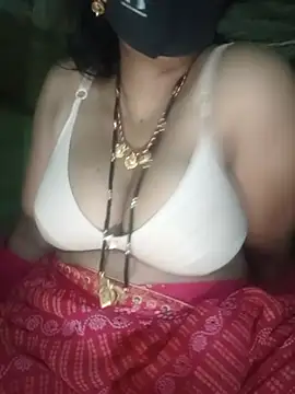 Sexyradha_