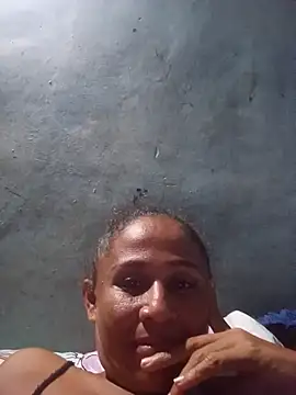 MoanaCaspier - muestro la vagina abierta y me meto 2 de