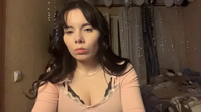 Alicehollywood - show wet tongue