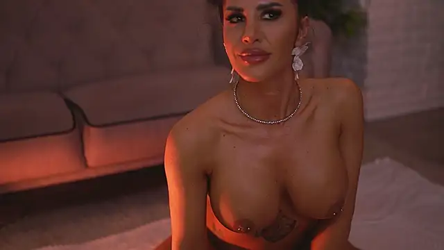 Gallienne_Gold - CUM on that dildo😈