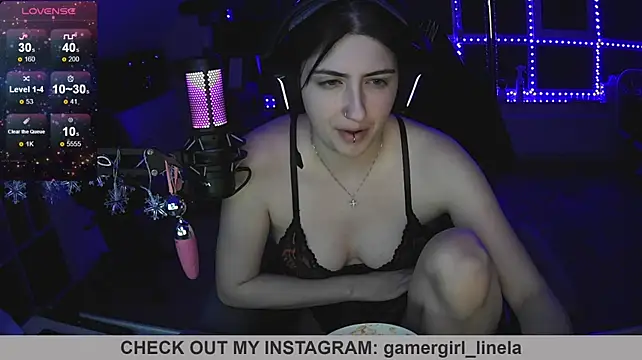 Gamergirl-Linela - LT Gets Oil On Boobs Video