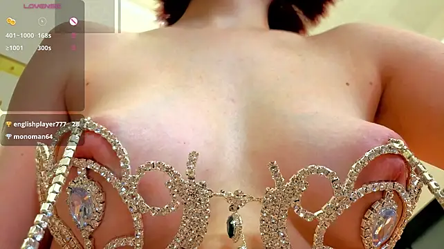 Linda_ada11 - play with naked boobs