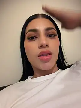 AlannaEvons - Tits Out + Spank In Public 🍒😈