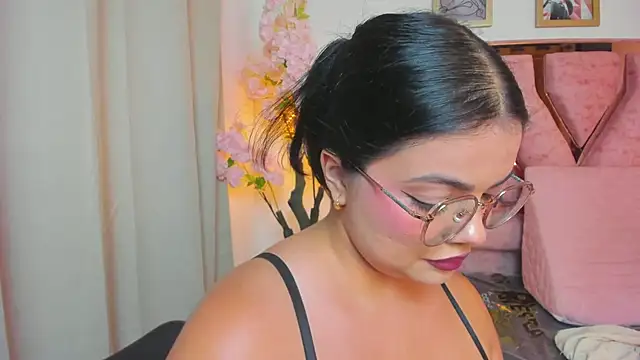 Ariadna_bianchi - Cream in my boobs