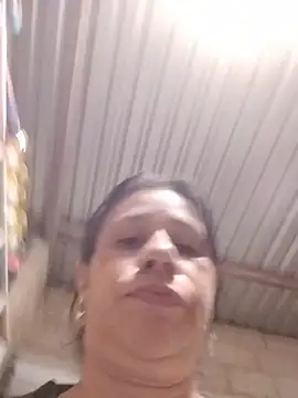 MIA-LARIOS - Flash tetas en tienda 🤫