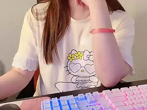 Miacandy23 - playing with a dildo