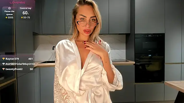 SaraShine_ - Dildo wild playy at goall:)