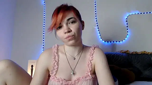 Olivka-flower - Hot Sucjing dildo show! OMG OMG!