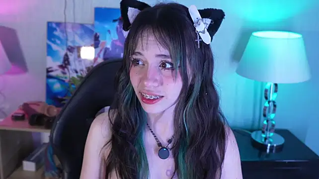 Kitticam - Spit my feet + suck it 💦