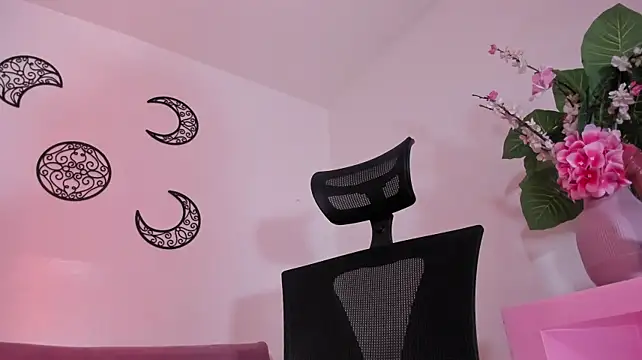 Sharon_Adamss - ice in boobs 🩷🌙