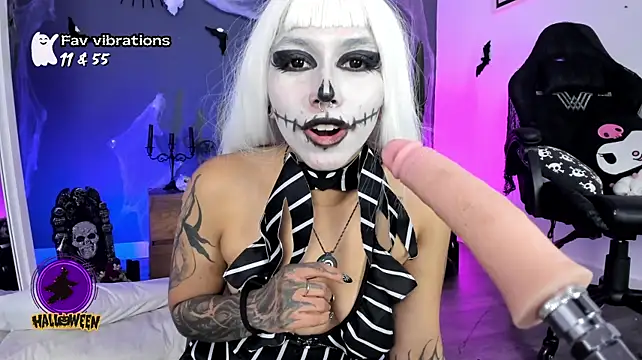 Raven_Witch_ - 🎃Jack plays with your feet and your dic