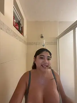 Monica17 - Súper full squirt 💦💦💦💦 en la ducha