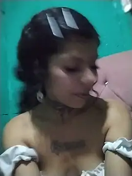 Majo_Ferrer - Playing in the shower
