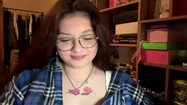 ArianaHowk - show tongue + silly face
