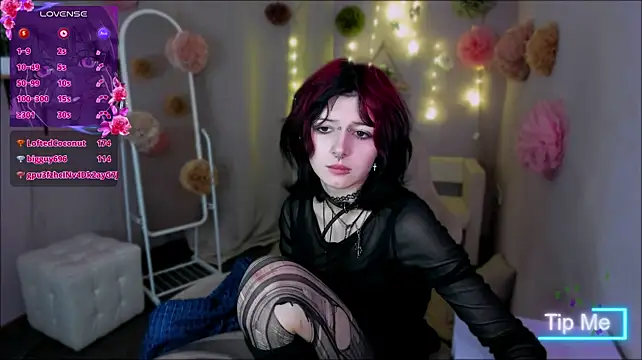 Ashley_Veil - massage tits in bra