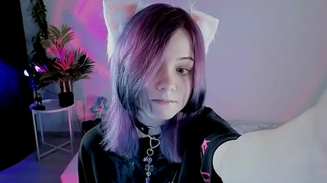 Hikkacat - 🍓🍓show my sexy tongue :3