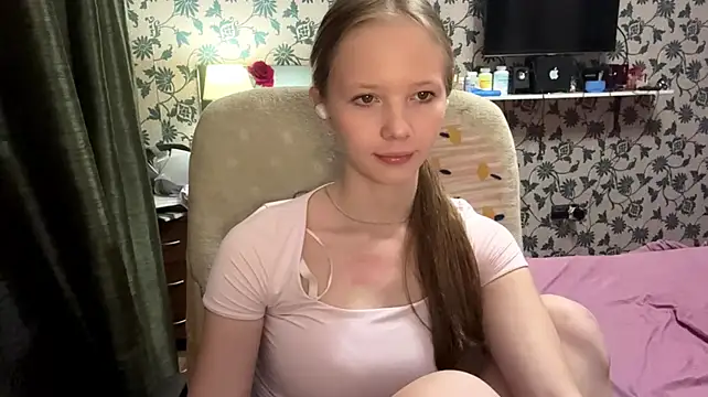 DionnaStrech - yogaa time : do a splits w my legs ><