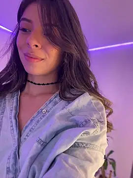 AmmyCollinsW - Keep me warm and masturbate me🥵