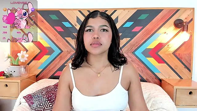 NaiirobiSwan - check out my gorgeous ass and Twerk