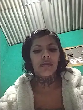 Majo_Ferrer - Playing in the shower