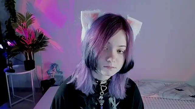 Hikkacat - squeeze the tits (=^ω^=)