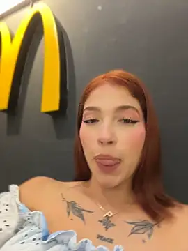 Sophie_valencia - DOMI INSIDE PUSSY IN PUBLIC+CUM+TOPLES