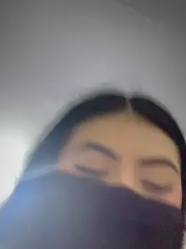 Zharaaa18 - 1 finger in my pussy yummy