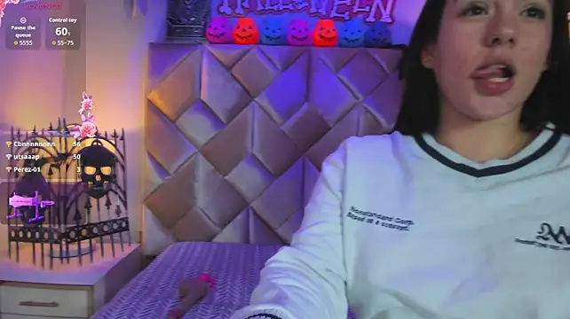 SophieRose_4 - 🍆 I ride the dildo with Domi attached