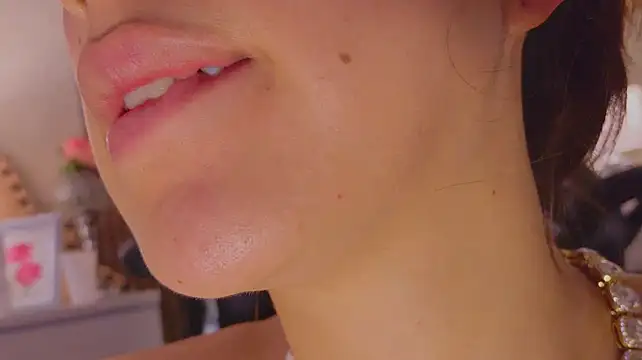 AlaskaWilliams - To worship you, my lady 😏