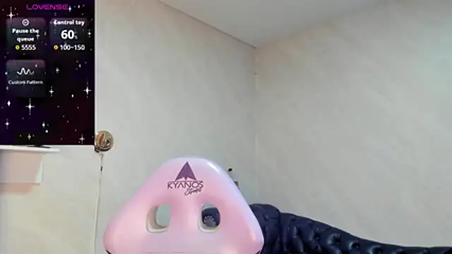 PamelaQenn2 - show pussy
