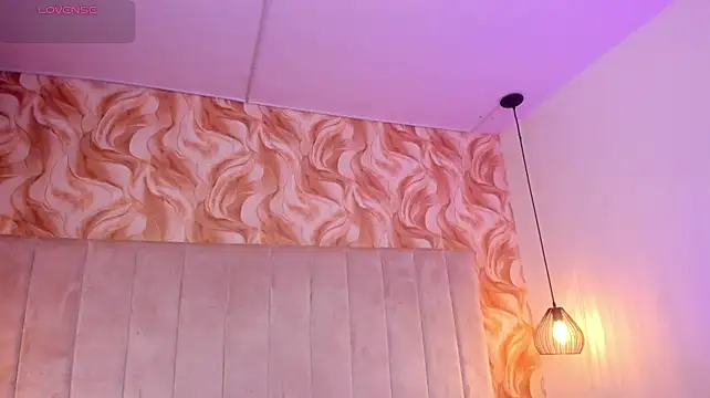 ChloeSmith_x - SHOW ME THOSE HUGE BOOBS